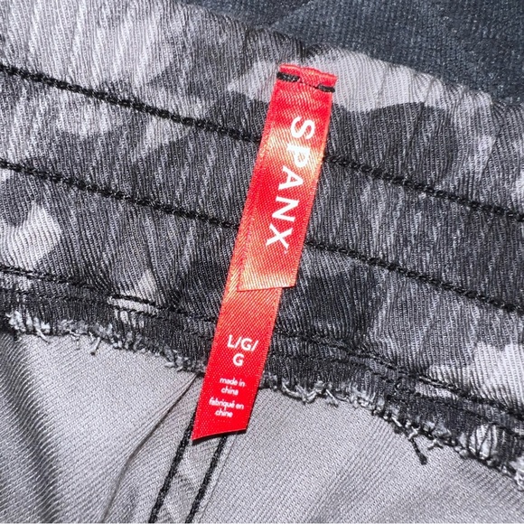 Spanx Jogger Pants Women Large Twill Cargo Black Camo High Rise B28 - Picture 4 of 11